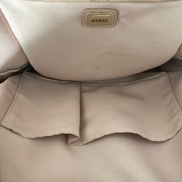 Guess mini backpack - Picture 3 of 5